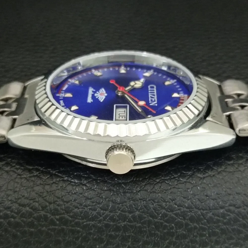 Vintage 1981 Citizen Automatic Mens Silver Watch W/daydate & Blue accents